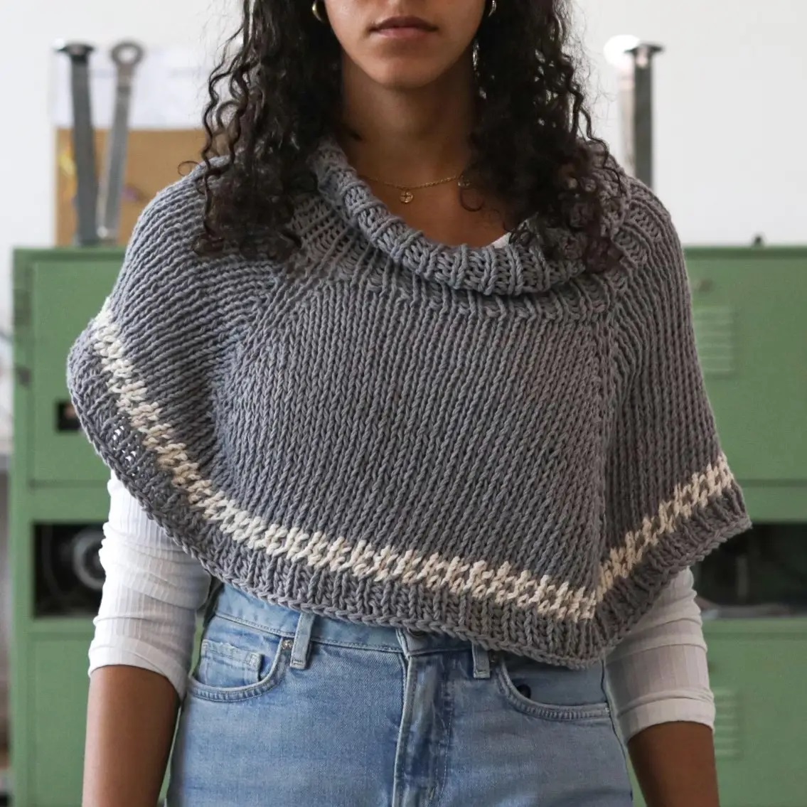 DIY Knitting Pattern Capelet Sierra Nevada