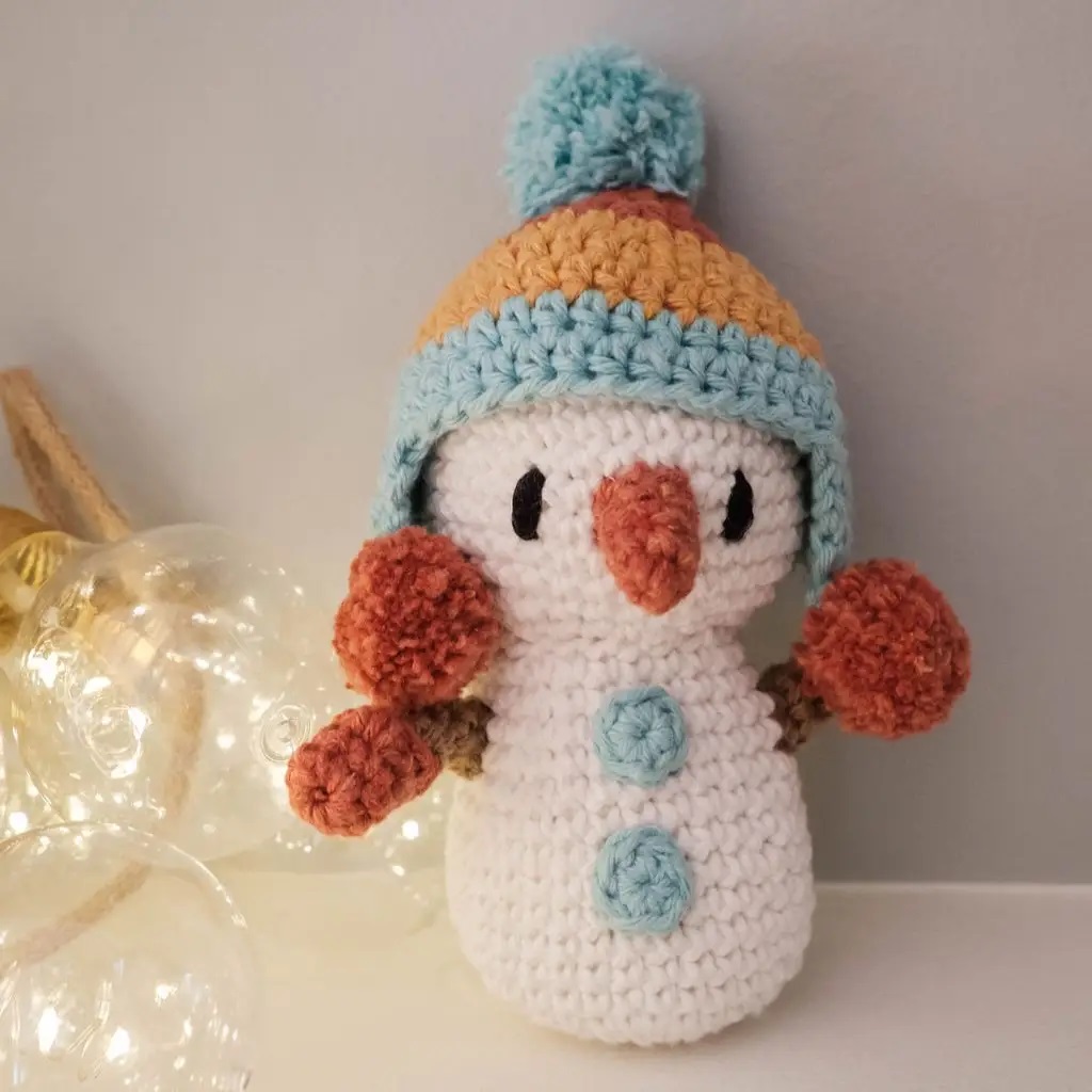 DIY Crochet Kit Winter Snowman Jingle 