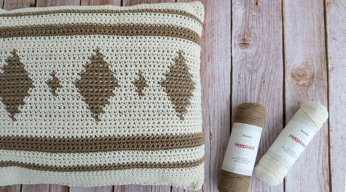 Wereldwijd bidden dubbel Het wisselen met kleuren kan op verschillende manieren. Wij pasten het toe bij dit fantastische gehaakte Intarsia kussen. Wereldwijd bidden dubbel Het wisselen met kleuren kan op verschillende manieren. Wij pasten het toe bij dit fantastische gehaakte Intarsia kussen.