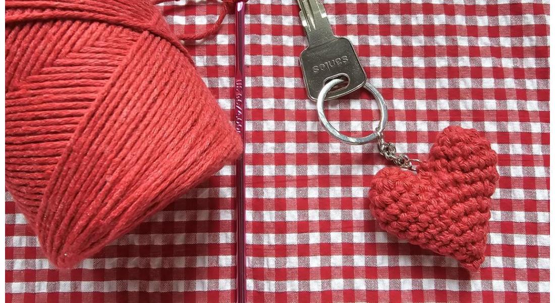 Hoooked on Love: Heart Keychain Free Pattern