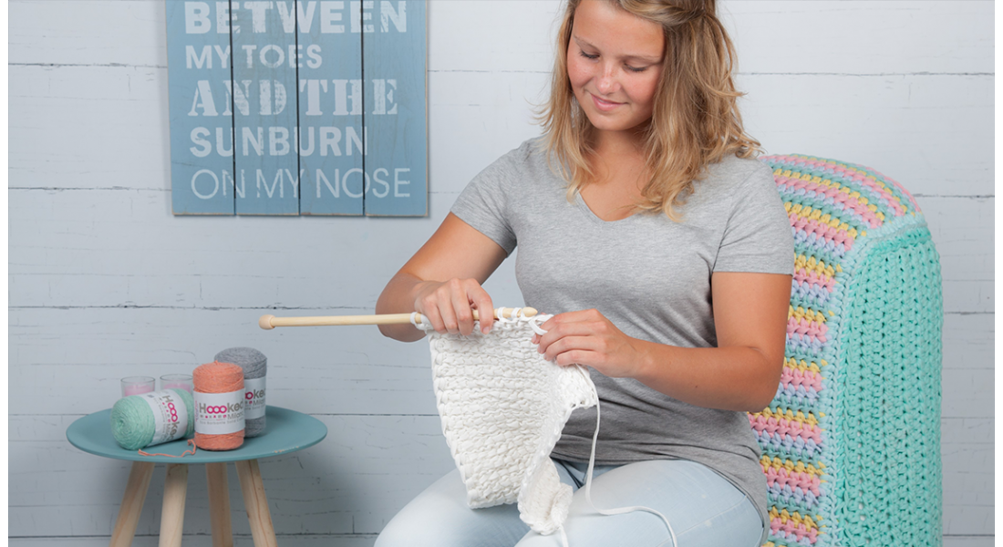 Crochet for beginners. How to crochet the double crochet and slip stitch