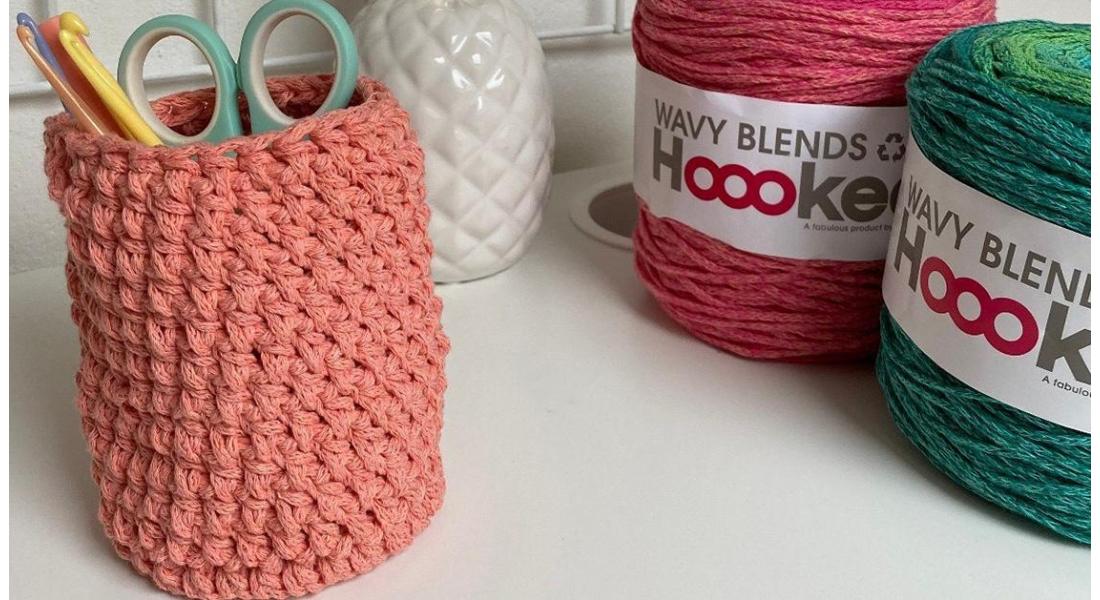 Free pattern: small hangable crochet basket