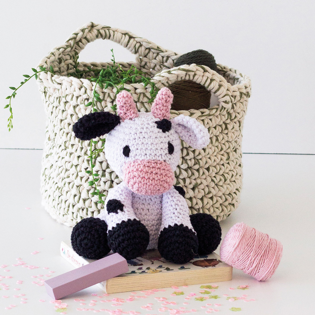 BEGINNER CROCHET KIT Amigurumi Cow, Easy Starter Crochet Kit, Amigurumi Kit,  Diy Craft Kit Gift, Learn How to Crochet Kit, Amigurumi Cow 