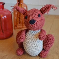 DIY Crochet Pattern Squirrel Suzy