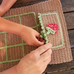 DIY Crochet Kit Berry Blossom Tic Tac Toe 