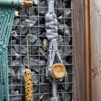 DIY Makramee-Anleitung Aufh&auml;ngung f&uuml;r Vogelfutter