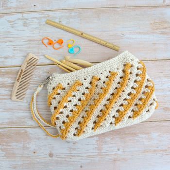 DIY Crochet Kit Kuala Lumpur Clutch Almond