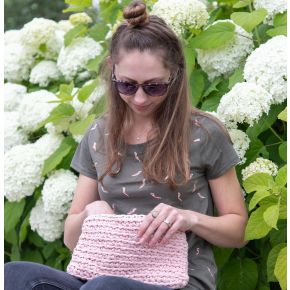 DIY Free Crochet Pattern Pouch Riva