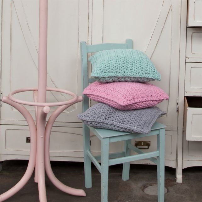 DIY Crochet Pattern RibbonXL Cushion