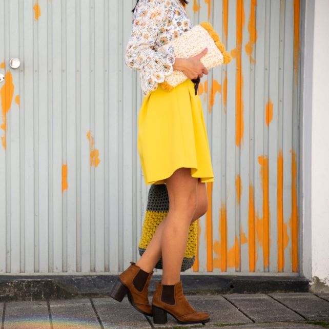 DIY Crochet Kit Pompom Clutch Santorini Oro