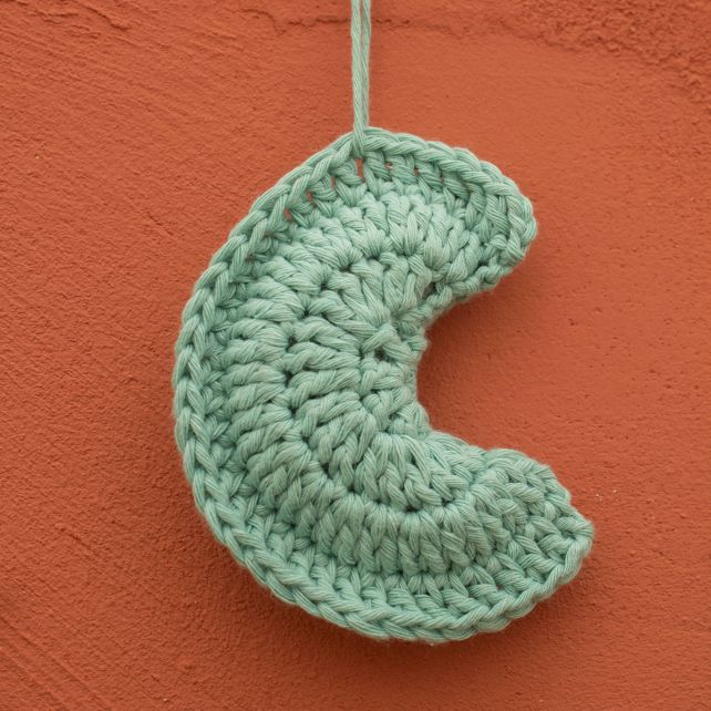 DIY Crochet pattern Moon Wallhanger Luna