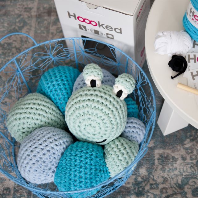 DIY Crochet Kit RibbonXL Caterpillar Louise