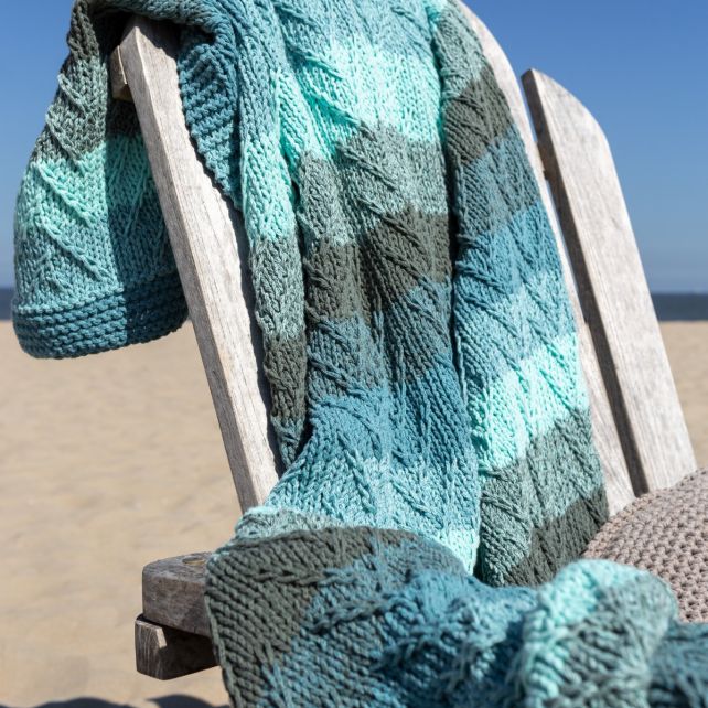 DIY Knitting Kit Blanket Colares Emerald Herb