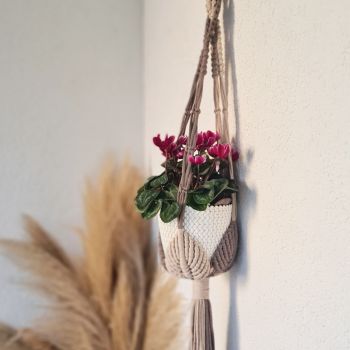 DIY Macramé Pattern Plant Hanger Leaf