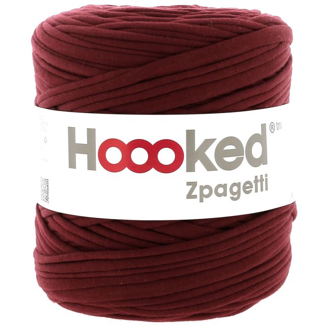 Zpagetti Cotton Yarn Burgundy Crochet Hook