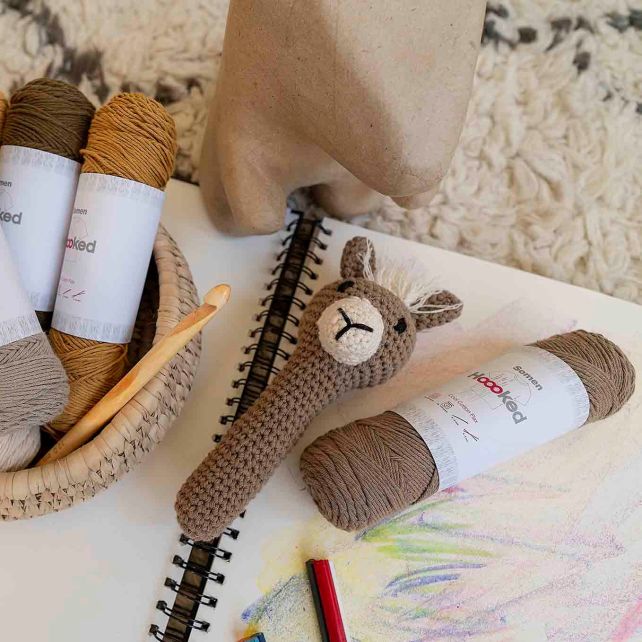 DIY Gratis Haakpatroon Rammelaar Lama Lee