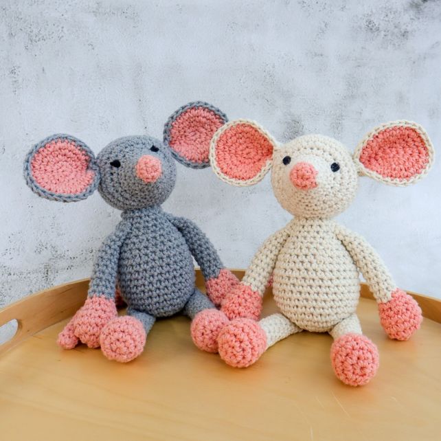 DIY Crochet Pattern Monica Mouse