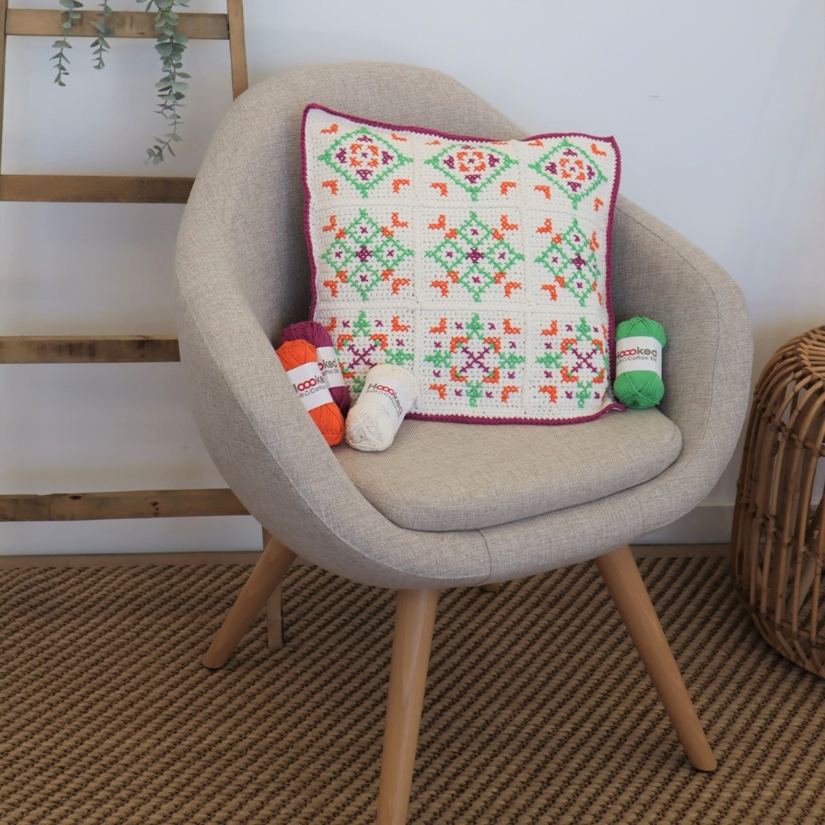 Hoooked DIY Crochet Kit Cross Stitch Cushion Cover Soemba