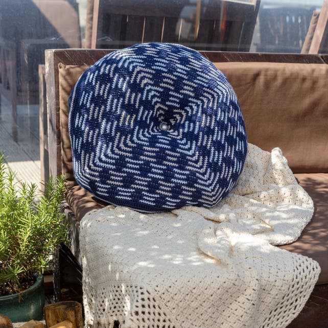 DIY Crochet Kit Graphic Cushion Soho Marino