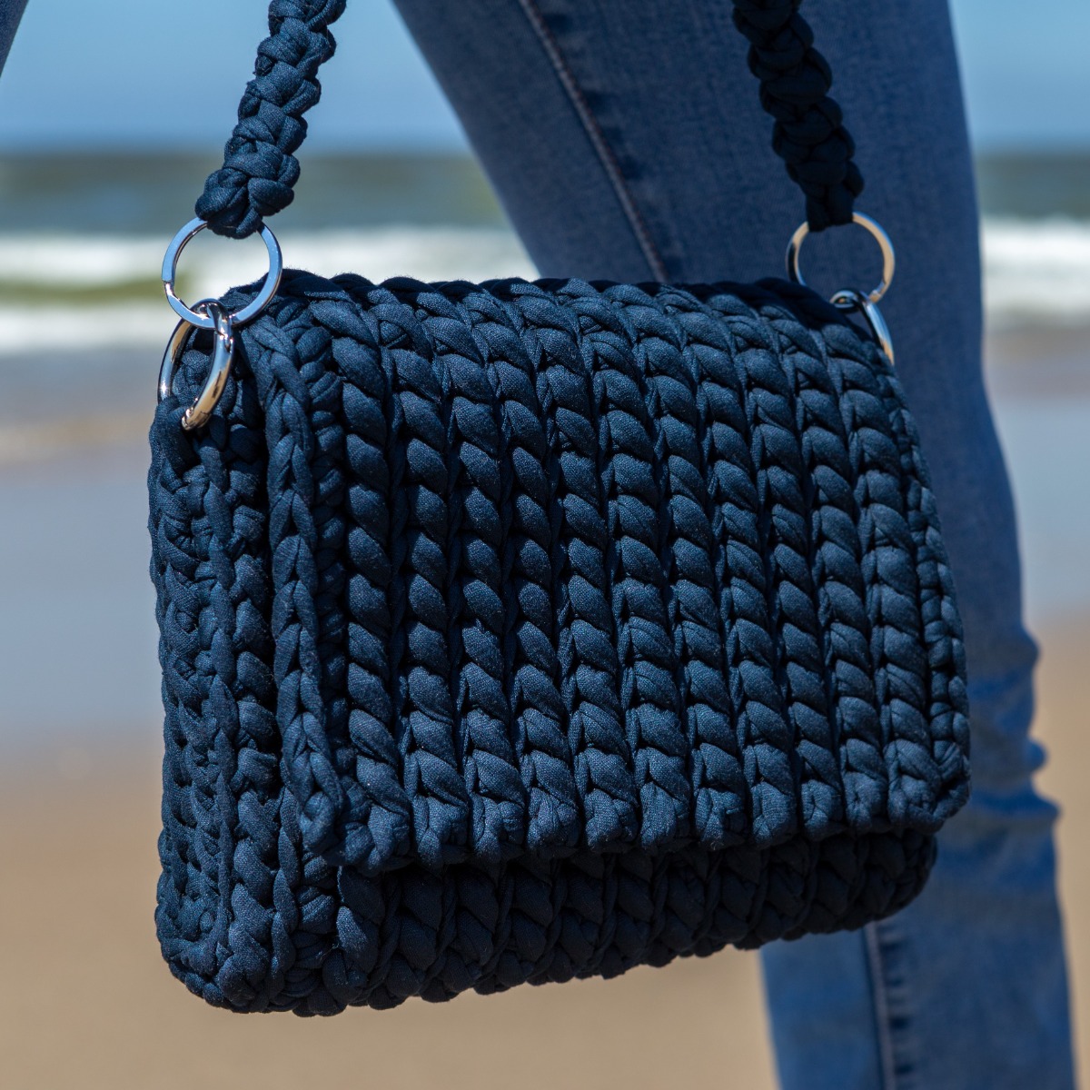 Hoooked | DIY Crochet Pattern Shoulder Bag