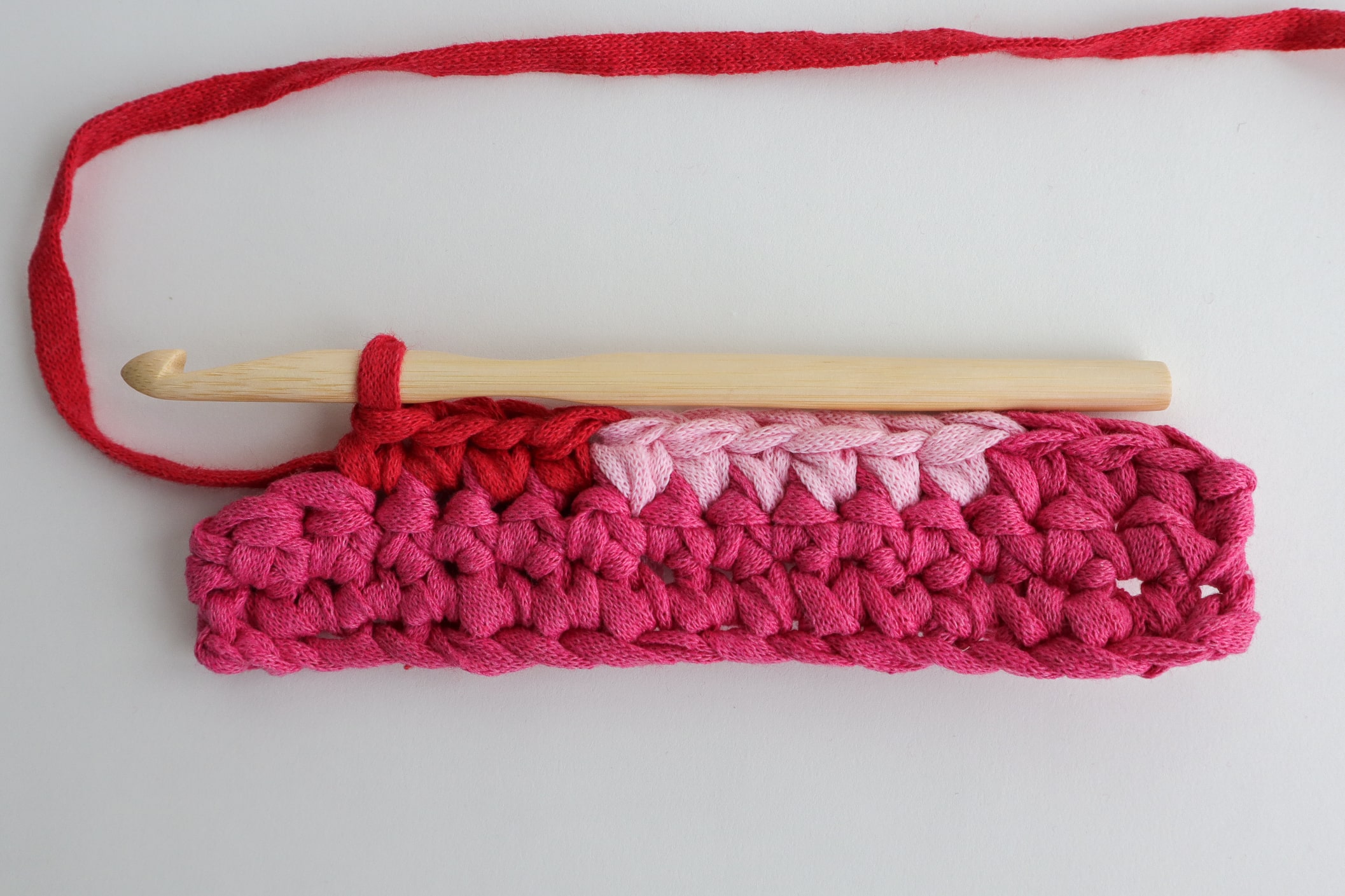 All about sizes for knitting needles and crochet hooks